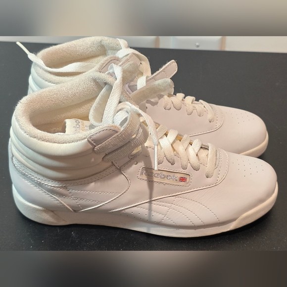 White Reebok Shoes Size 6 - Picture 2 of 6